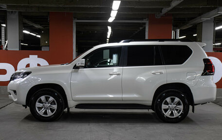 Toyota Land Cruiser Prado 150 рестайлинг 2, 2022 год, 5 398 000 рублей, 8 фотография