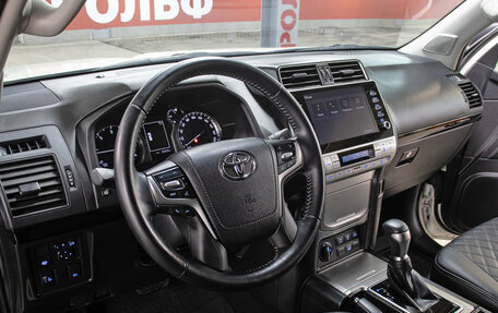 Toyota Land Cruiser Prado 150 рестайлинг 2, 2022 год, 5 398 000 рублей, 16 фотография