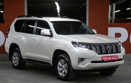 Toyota Land Cruiser Prado 150 рестайлинг 2, 2022 год, 5 398 000 рублей, 3 фотография