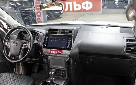 Toyota Land Cruiser Prado 150 рестайлинг 2, 2022 год, 5 398 000 рублей, 11 фотография
