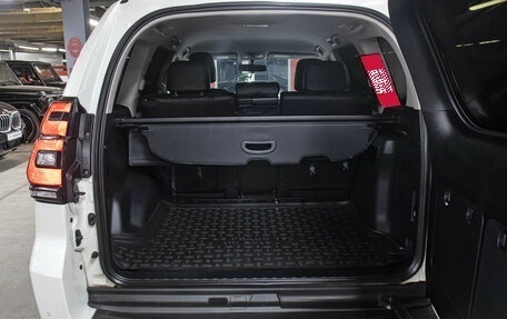 Toyota Land Cruiser Prado 150 рестайлинг 2, 2022 год, 5 398 000 рублей, 10 фотография