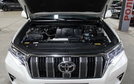 Toyota Land Cruiser Prado 150 рестайлинг 2, 2022 год, 5 398 000 рублей, 9 фотография