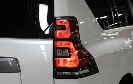 Toyota Land Cruiser Prado 150 рестайлинг 2, 2022 год, 5 398 000 рублей, 26 фотография