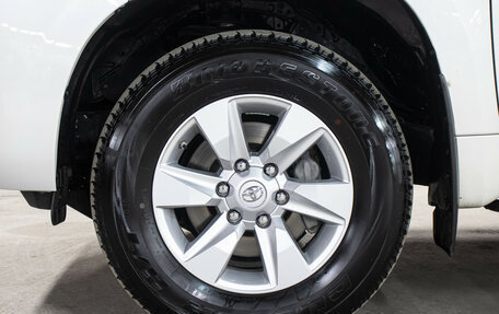 Toyota Land Cruiser Prado 150 рестайлинг 2, 2022 год, 5 398 000 рублей, 27 фотография