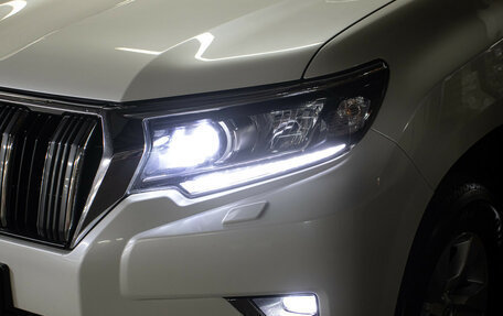 Toyota Land Cruiser Prado 150 рестайлинг 2, 2022 год, 5 398 000 рублей, 25 фотография