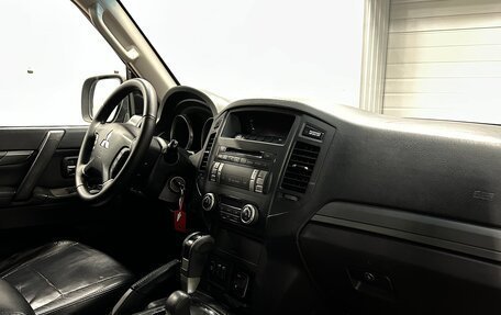 Mitsubishi Pajero IV, 2011 год, 1 200 000 рублей, 10 фотография