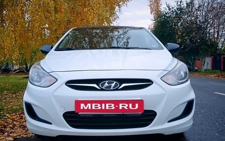 Hyundai Solaris II рестайлинг, 2013 год, 774 000 рублей, 2 фотография