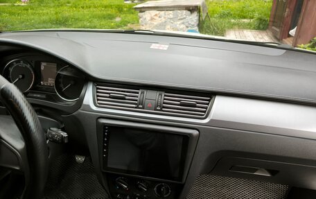 Skoda Rapid I, 2018 год, 880 000 рублей, 19 фотография