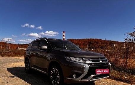 Mitsubishi Outlander III рестайлинг 3, 2016 год, 2 065 000 рублей, 1 фотография