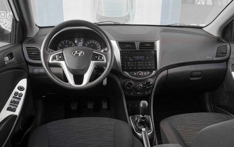 Hyundai Solaris II рестайлинг, 2015 год, 825 000 рублей, 6 фотография