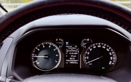 Toyota Land Cruiser Prado 150 рестайлинг 2, 2020 год, 5 100 000 рублей, 14 фотография