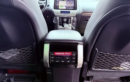 Toyota Land Cruiser Prado 150 рестайлинг 2, 2020 год, 5 100 000 рублей, 9 фотография