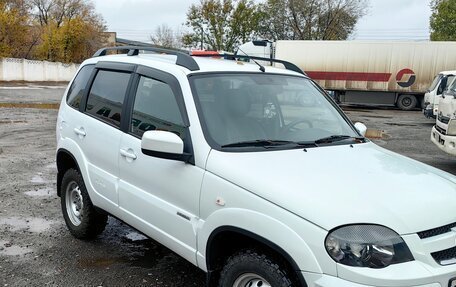 Chevrolet Niva I рестайлинг, 2018 год, 950 000 рублей, 3 фотография