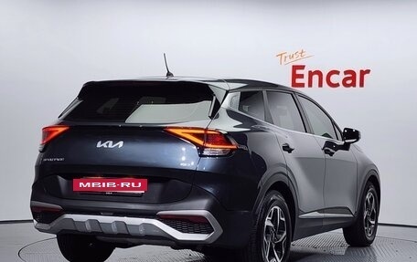 KIA Sportage IV рестайлинг, 2021 год, 2 300 000 рублей, 2 фотография