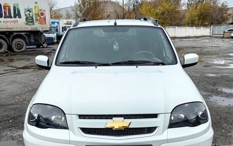 Chevrolet Niva I рестайлинг, 2018 год, 950 000 рублей, 1 фотография