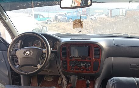 Toyota Land Cruiser 100 рестайлинг 2, 2001 год, 2 000 000 рублей, 3 фотография