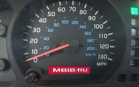 Toyota Land Cruiser 100 рестайлинг 2, 2001 год, 2 000 000 рублей, 5 фотография