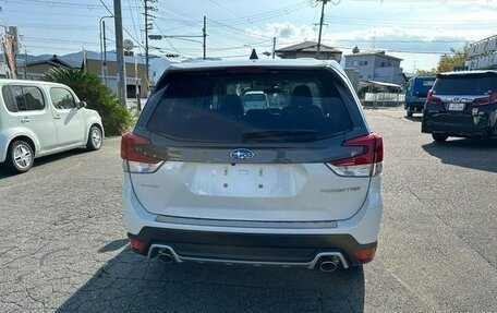 Subaru Forester, 2022 год, 1 900 000 рублей, 6 фотография