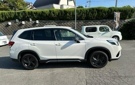 Subaru Forester, 2022 год, 1 900 000 рублей, 4 фотография