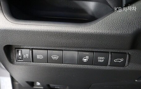 Toyota RAV4, 2022 год, 2 454 000 рублей, 15 фотография