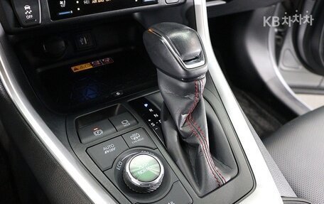 Toyota RAV4, 2022 год, 2 454 000 рублей, 9 фотография