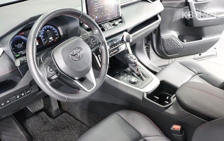 Toyota RAV4, 2022 год, 2 454 000 рублей, 17 фотография