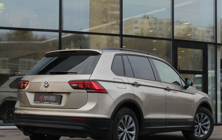 Volkswagen Tiguan II, 2020 год, 2 556 000 рублей, 2 фотография