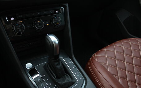 Volkswagen Tiguan II, 2020 год, 2 556 000 рублей, 9 фотография