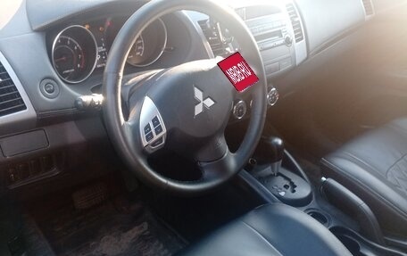 Mitsubishi Outlander III рестайлинг 3, 2011 год, 1 050 000 рублей, 3 фотография