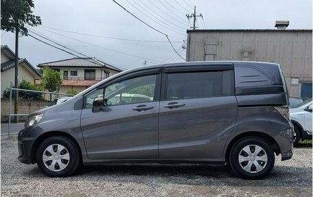 Honda Freed I, 2014 год, 868 000 рублей, 2 фотография