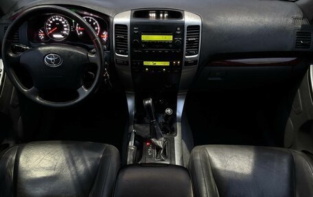 Toyota Land Cruiser Prado 120 рестайлинг, 2006 год, 1 850 000 рублей, 14 фотография