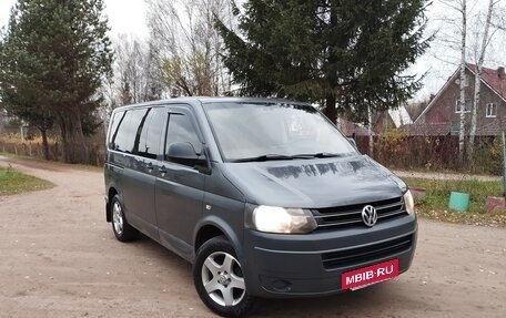 Volkswagen Caravelle T5, 2011 год, 1 650 000 рублей, 2 фотография