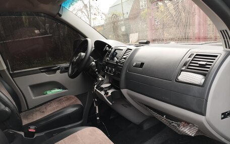 Volkswagen Caravelle T5, 2011 год, 1 650 000 рублей, 10 фотография