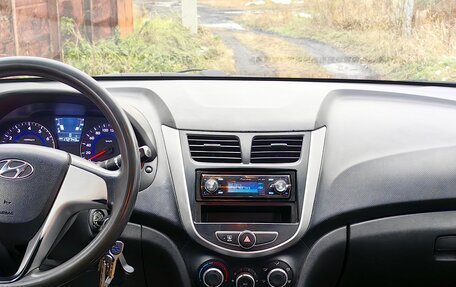 Hyundai Solaris II рестайлинг, 2012 год, 739 000 рублей, 12 фотография