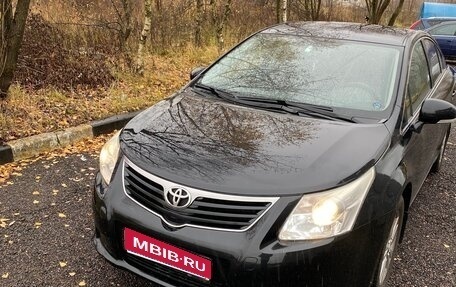 Toyota Avensis III рестайлинг, 2010 год, 950 000 рублей, 1 фотография