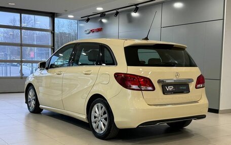 Mercedes-Benz B-Класс, 2017 год, 1 720 000 рублей, 4 фотография