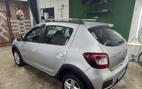 Renault Sandero II рестайлинг, 2017 год, 860 000 рублей, 3 фотография