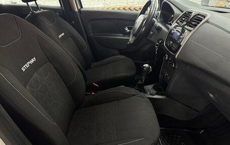 Renault Sandero II рестайлинг, 2017 год, 860 000 рублей, 19 фотография