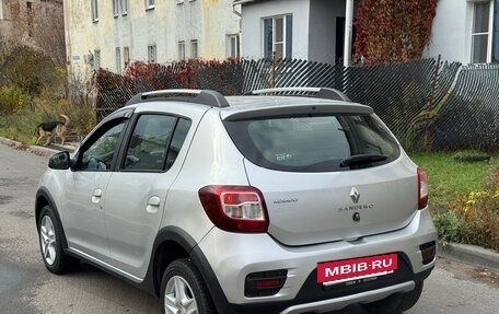 Renault Sandero II рестайлинг, 2017 год, 860 000 рублей, 23 фотография