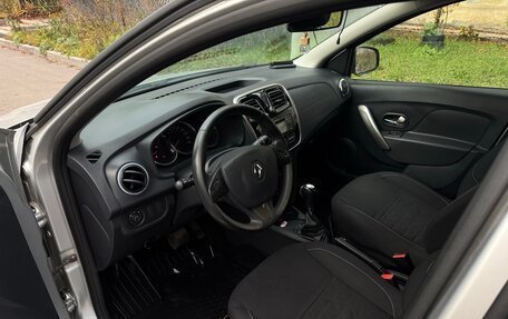 Renault Sandero II рестайлинг, 2017 год, 860 000 рублей, 31 фотография