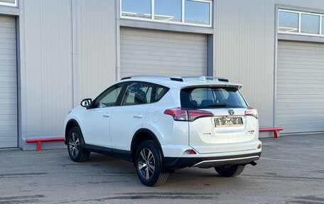 Toyota RAV4, 2019 год, 2 498 000 рублей, 4 фотография