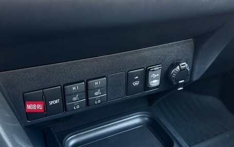 Toyota RAV4, 2019 год, 2 498 000 рублей, 21 фотография