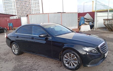Mercedes-Benz E-Класс, 2019 год, 2 150 000 рублей, 10 фотография