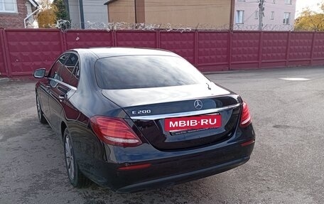 Mercedes-Benz E-Класс, 2019 год, 2 150 000 рублей, 9 фотография