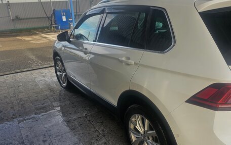 Volkswagen Tiguan II, 2017 год, 2 200 000 рублей, 3 фотография