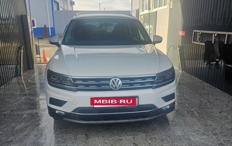 Volkswagen Tiguan II, 2017 год, 2 200 000 рублей, 6 фотография