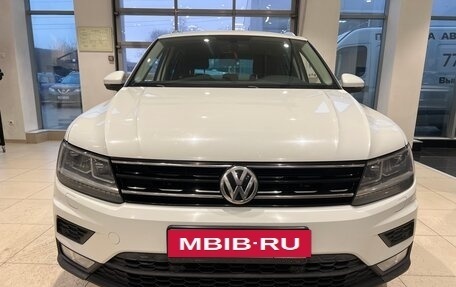 Volkswagen Tiguan II, 2017 год, 2 150 000 рублей, 2 фотография