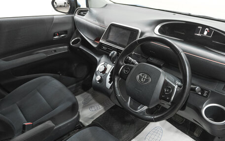 Toyota Sienta II, 2017 год, 1 849 000 рублей, 9 фотография