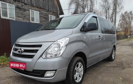 Hyundai Grand Starex Grand Starex I рестайлинг 2, 2017 год, 2 370 000 рублей, 3 фотография