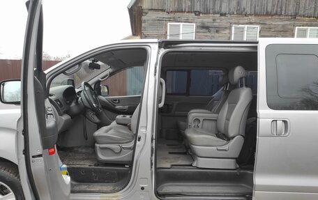 Hyundai Grand Starex Grand Starex I рестайлинг 2, 2017 год, 2 370 000 рублей, 7 фотография